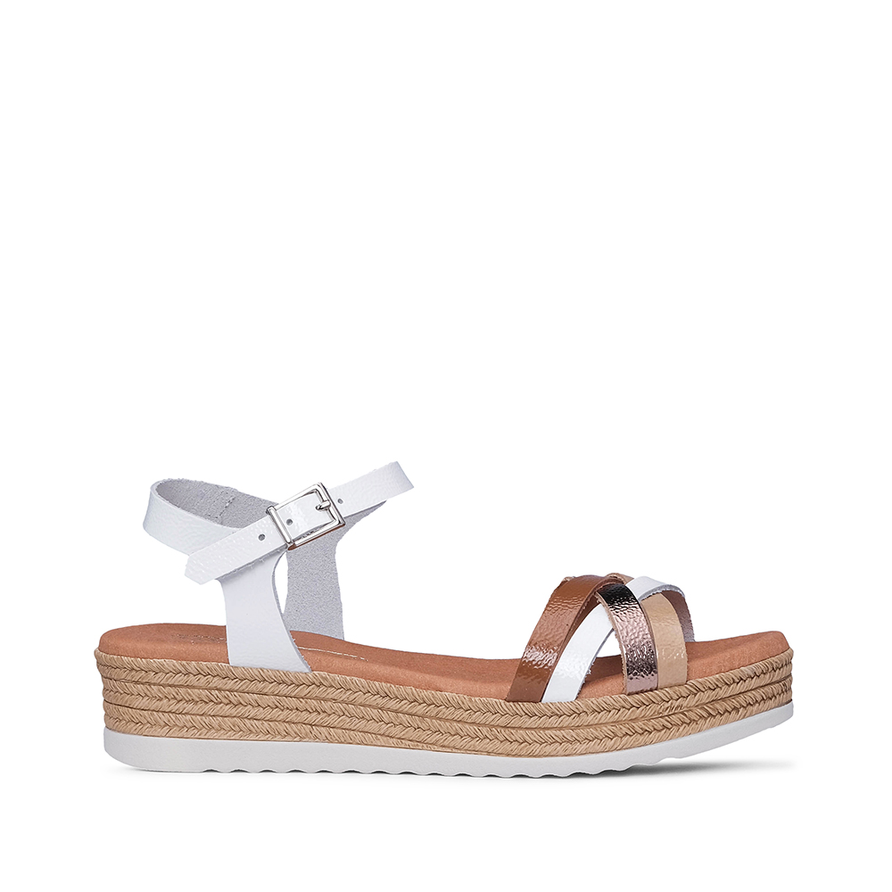 Platform Sandal with metallic straps 
